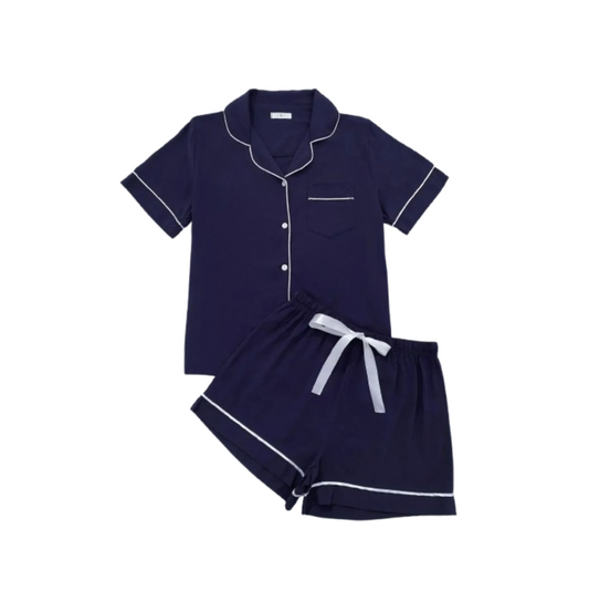 Pyjama Femme “Le Signature” – Ensemble en Satin Élégant avec Poches et Lisérés