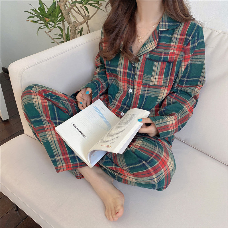 Pyjama Plaid “Veillée de Noël” – Duo Homme & Femme, Ensemble Chaud et Douillet