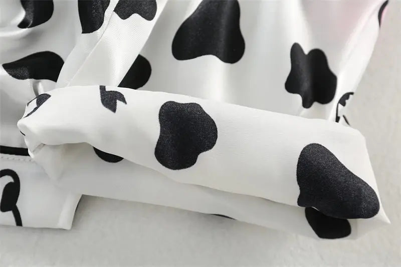 Pyjama Bébé & Enfant “Douce Prairie” – Ensemble en Coton Imprimé Vache, Respirant & Ludique