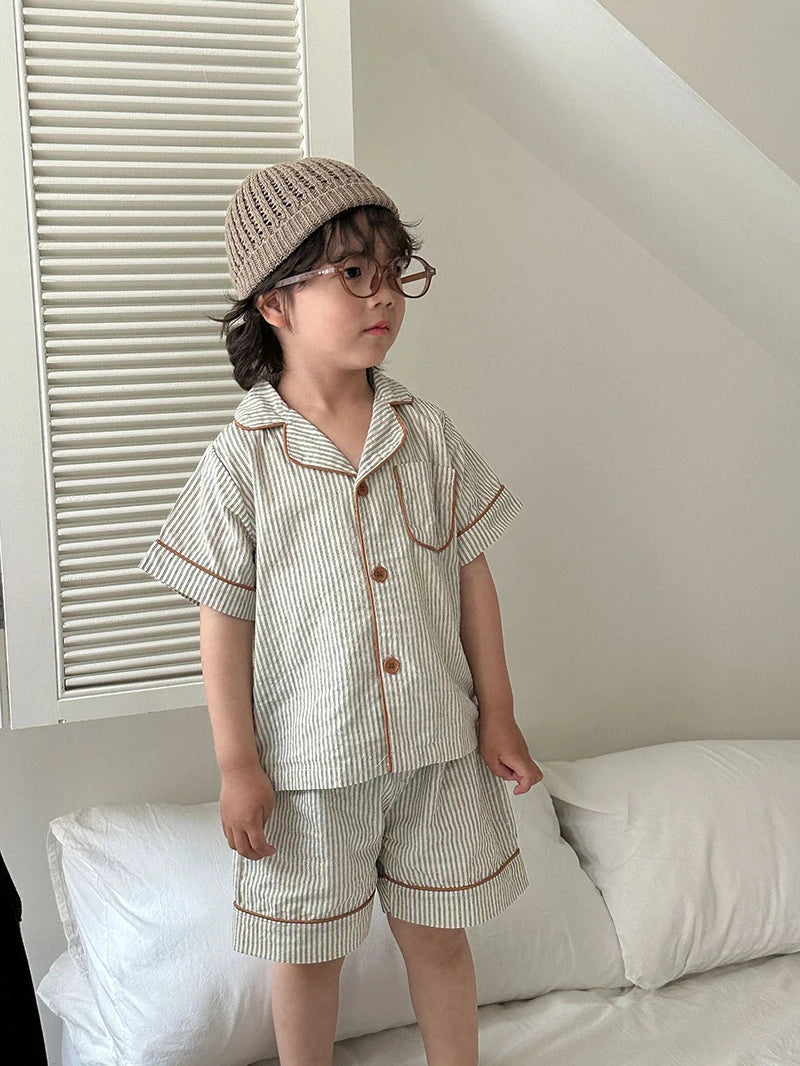 Pyjama Enfant Été “Carreaux Subtils” – Ensemble 2 Pièces en Coton Respirant, Manches Courtes, Style Classique