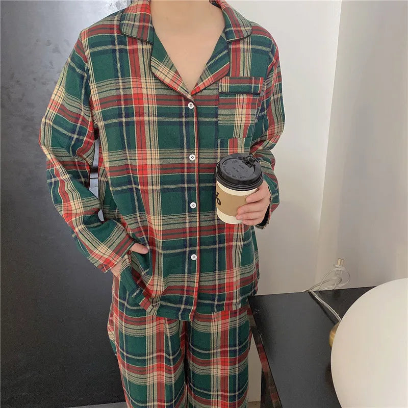 Pyjama Plaid “Veillée de Noël” – Duo Homme & Femme, Ensemble Chaud et Douillet