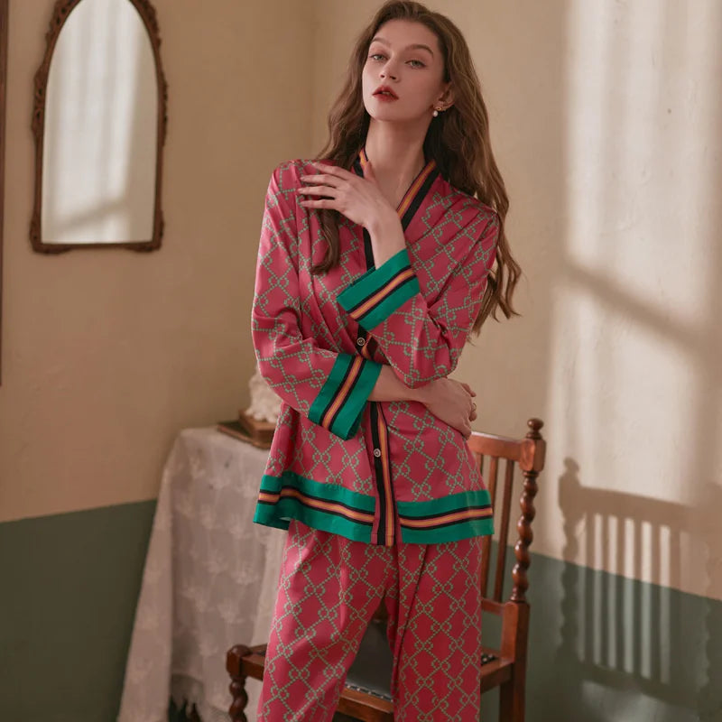 Pyjama Femme “Jardin d’Éclats” – Ensemble Satin Rosé