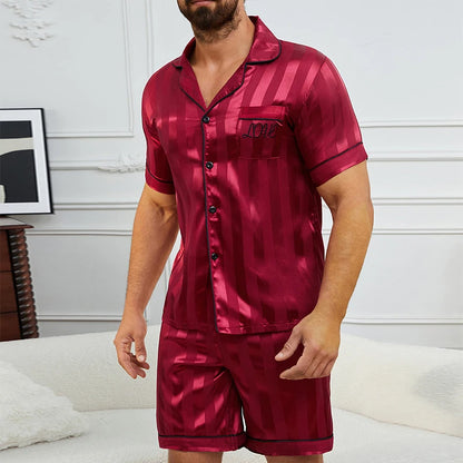 Pyjama Homme “Le Rayé Luxe” – Ensemble Satiné Chic & Confortable, Rouge Élégant