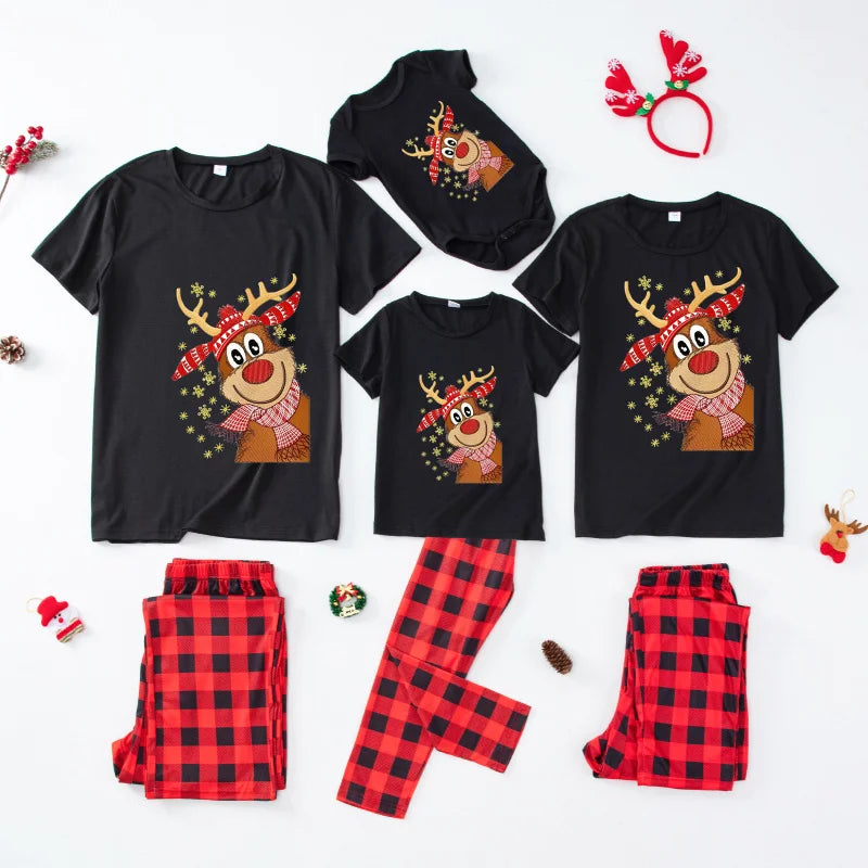 Pyjama de Noël Famille “Carreaux Festifs” – Ensemble Traditionnel à Carreaux Rouges, Hiver Chaleureux