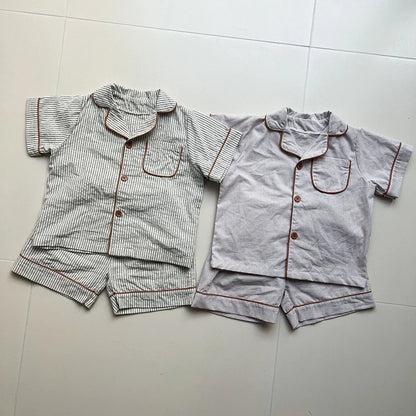 Pyjama Enfant Été “Carreaux Subtils” – Ensemble 2 Pièces en Coton Respirant, Manches Courtes, Style Classique