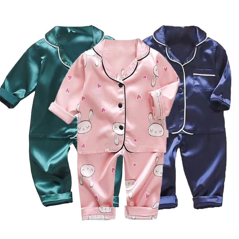 Pyjama Enfant Été “Douceur Active” – 2 Pièces en Satin Léger, Confort Élégant